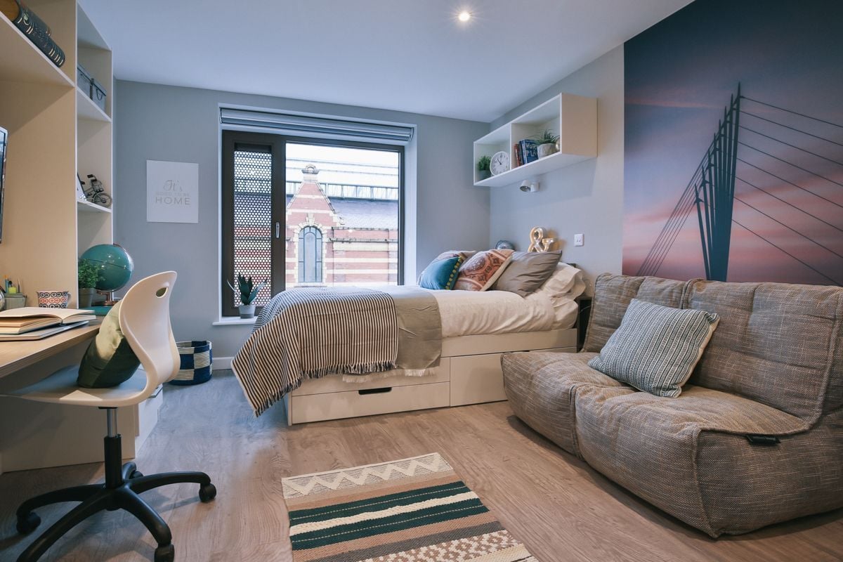 Basic Bigger Shared Apartment - Shared Bathroom